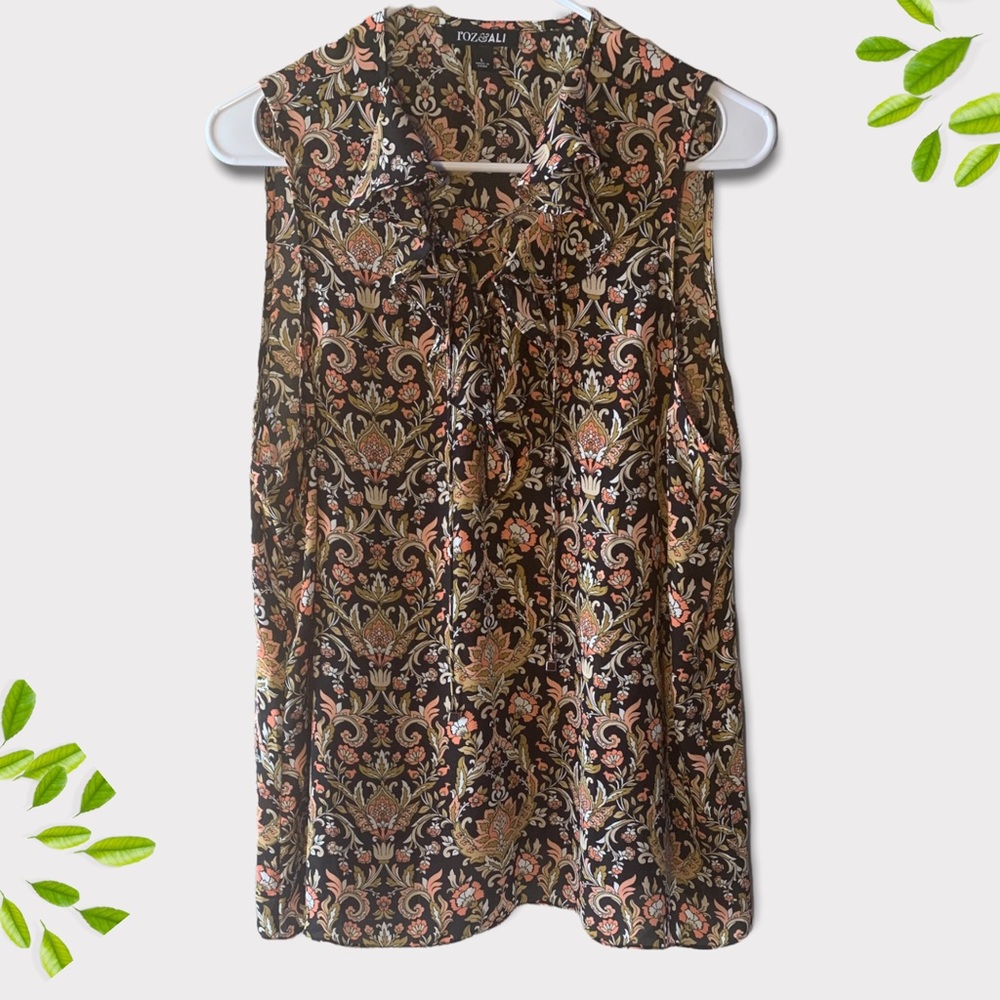 Roz & Ali Sleeveless Top Size Large Lightweight with front ruffled tie up